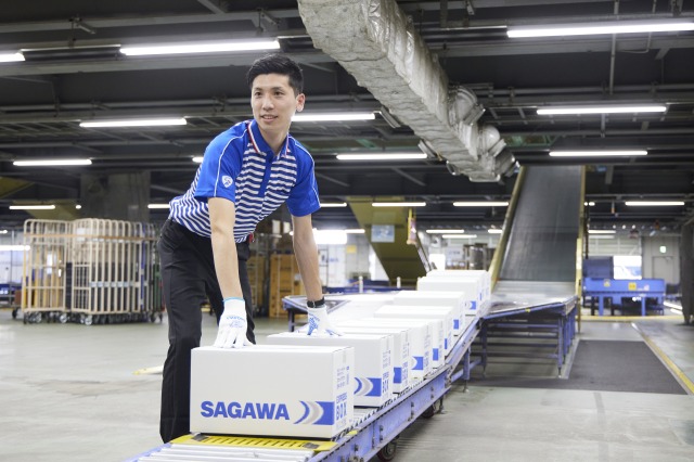 佐川急便　宮前営業所　仕分けの求人！未経験歓迎！先輩たちがサポートします♪