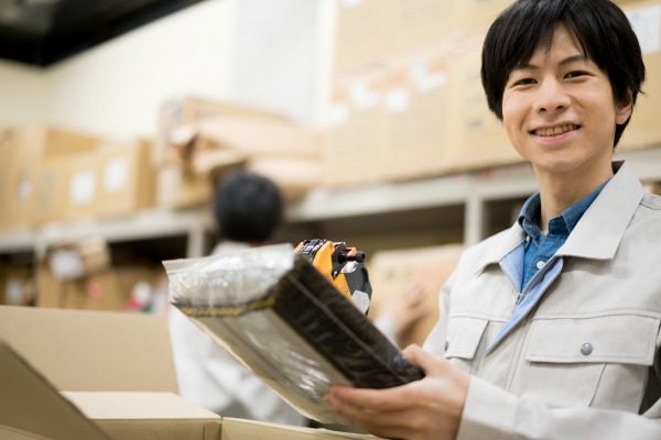 「接客業はちょっと苦手…」という方にもオススメ!商品を目視確認し、状態をチェックするモクモクお仕事!