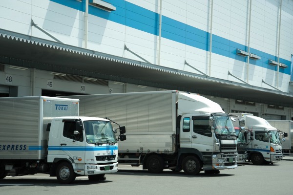 4tトラックの構内車両移動のお仕事!<経験者大歓迎>