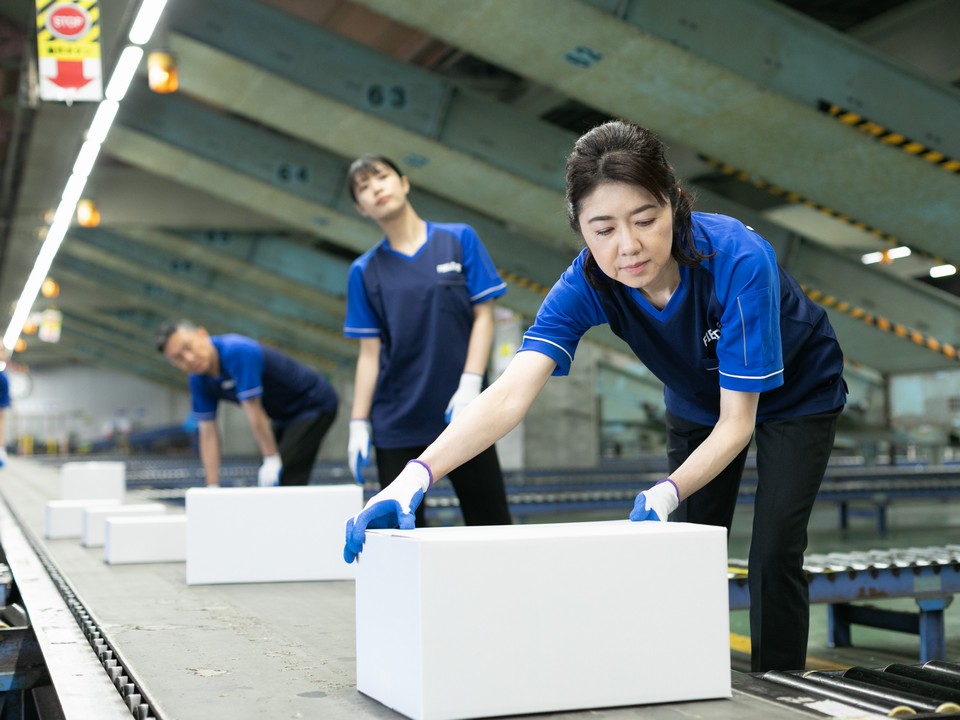 未経験大歓迎！早朝短時間でサクっとお小遣い稼ぎ！カンタン宅配便の仕分け！