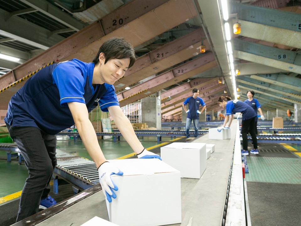 深夜時間でガッツリ稼ぐ☆平日週3日～相談OK！見て・分けるだけシンプル荷物の仕分け作業！