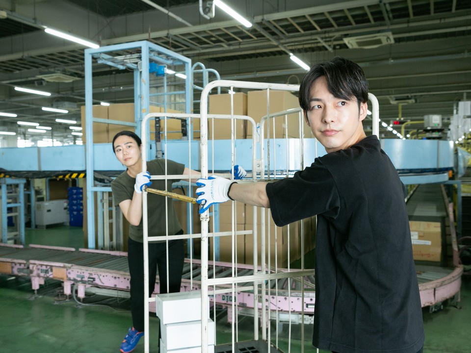 【日勤】8時～17時/週3日～OK/効率よく稼ぐ/トラックからの荷受け・荷捌き業務/時給1500円