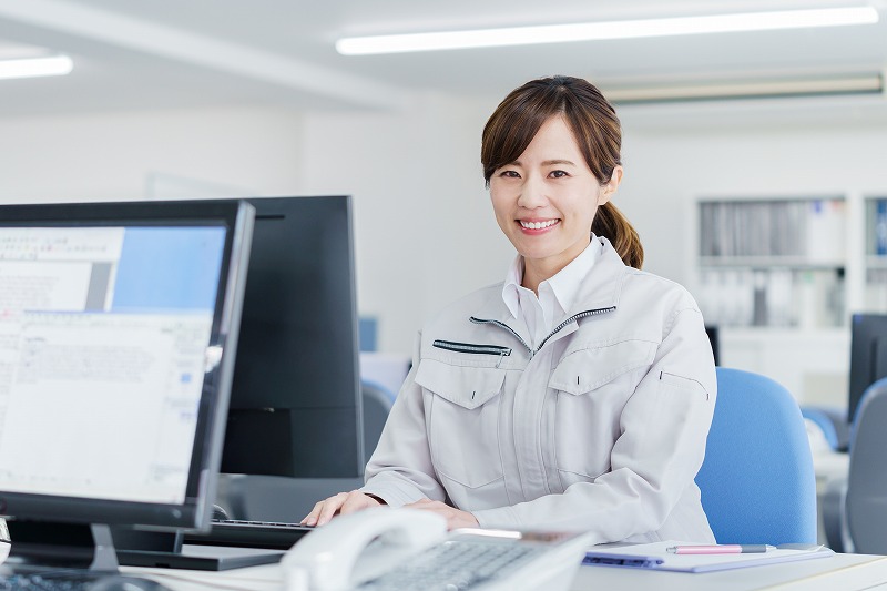 【日勤】8時半～17時半/高時給2000円/送迎あり/経験者歓迎/スプレー製品の検査・分析業務