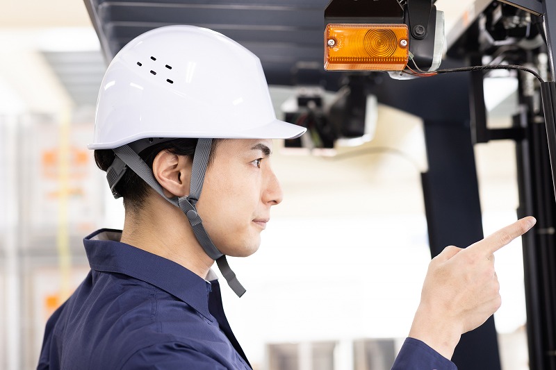 【日勤】短期/高時給1800円★/7時半～16時半/食堂あり♪/フォークリフト/オフィス家具の荷下ろし等