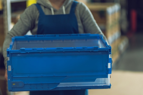 【日勤】9時半～19時/時給1350円/月10日間勤務/未経験OK♪/残業ほぼナシ/乳製品の仕分け・ピッキング