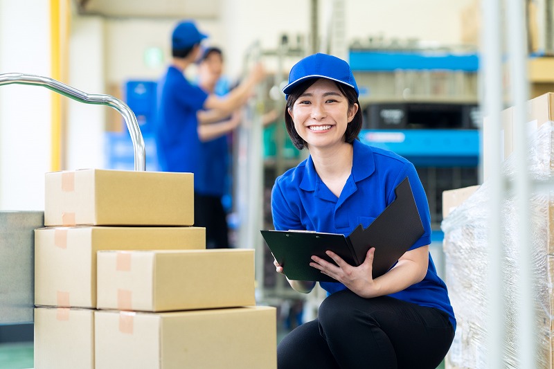 【日勤】9時～18時/時給1600円/高時給★/駅チカ/荷物の集配作業、仕分け業務/残業基本なし♪